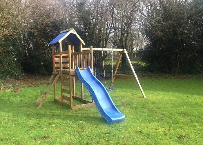 The Gingerbread House Vakantiehuis Beauficel