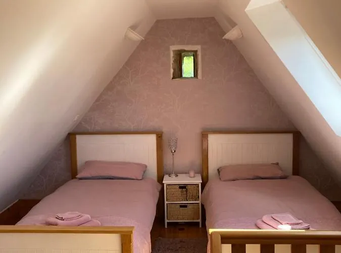 The Gingerbread House Vakantiehuis Beauficel